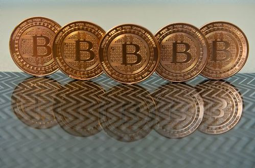 跌破27000美元！比特币市场怎么了？有币圈大佬个人财富已缩水超80%