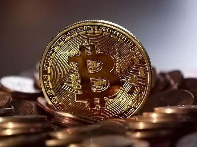 “比特币创始人”中本聪拥有超4800亿元，是他吗？数据显示虚拟币24小时6.2万人爆仓，12亿元蒸发